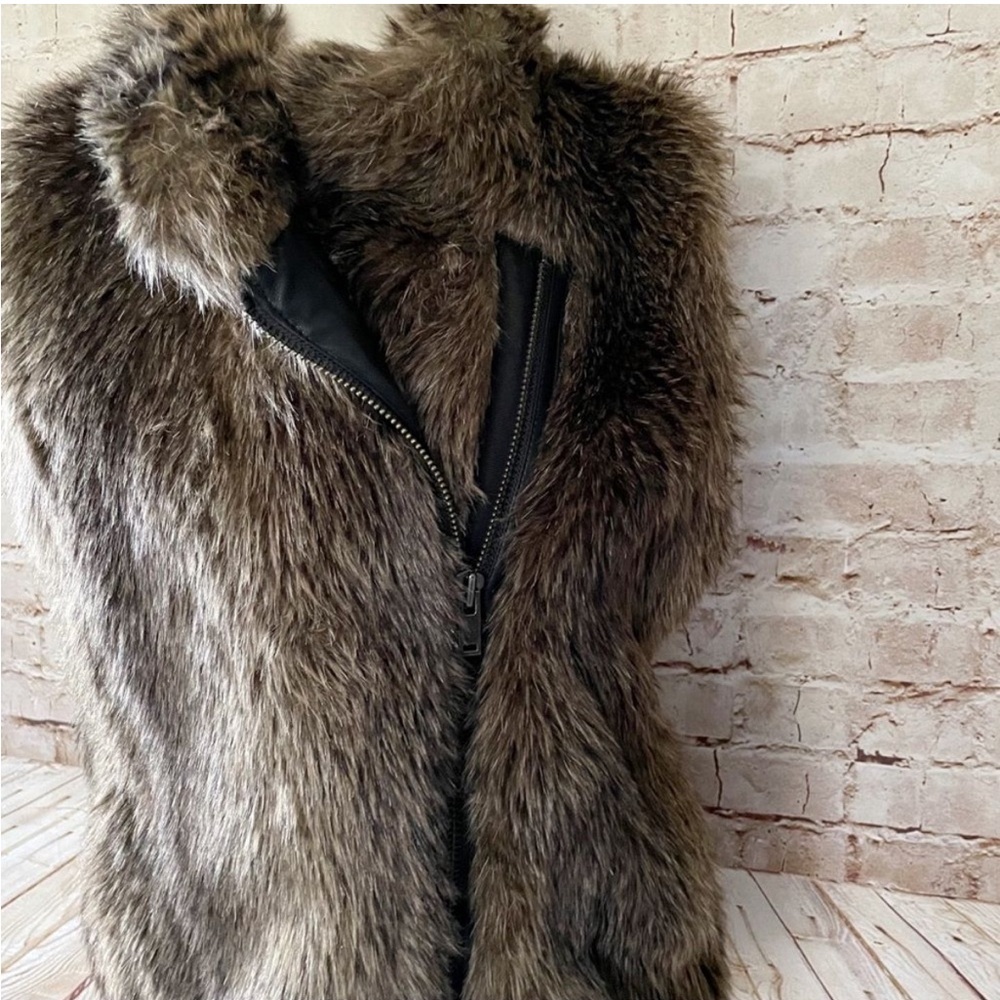 Banana Republic faux fur vest jacket